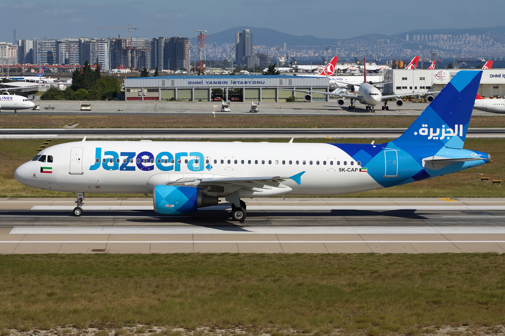 9K-CAP, Jazeera Airways (Samoloty » Port Lotniczy im. Atatürka w Stambule » Airbus A320-200)