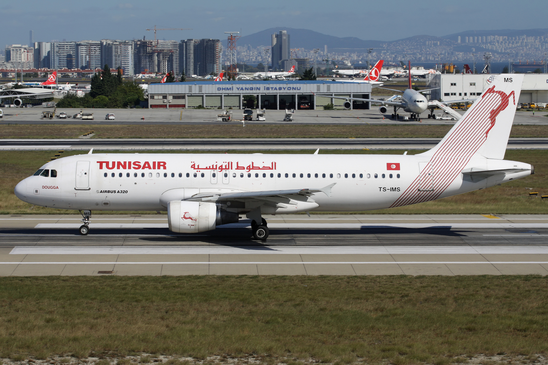 TS-IMS, Tunisair (Samoloty » Port Lotniczy im. Atatürka w Stambule » Airbus A320-200)