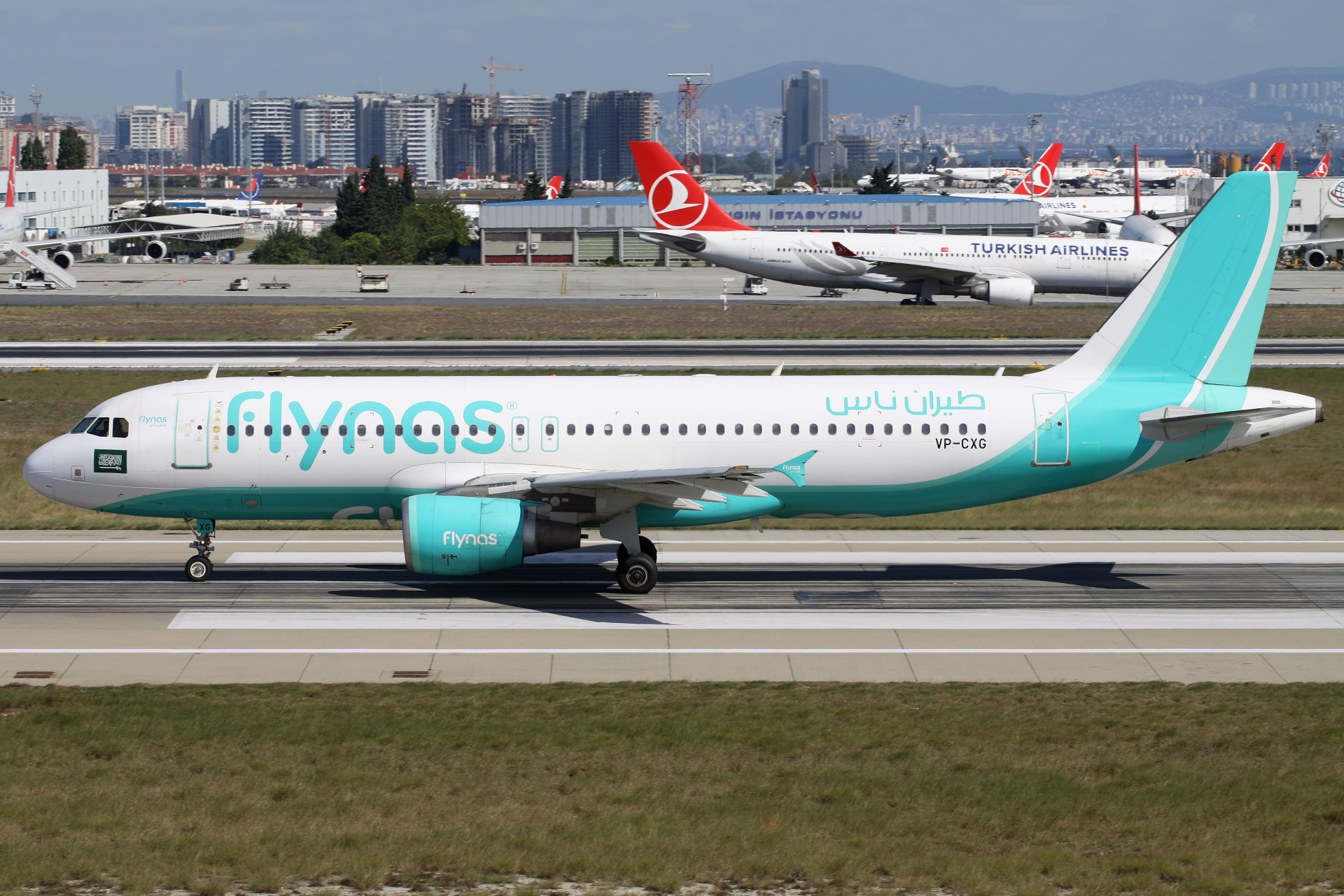 VP-CXG, Flynas (Samoloty » Port Lotniczy im. Atatürka w Stambule » Airbus A320-200)