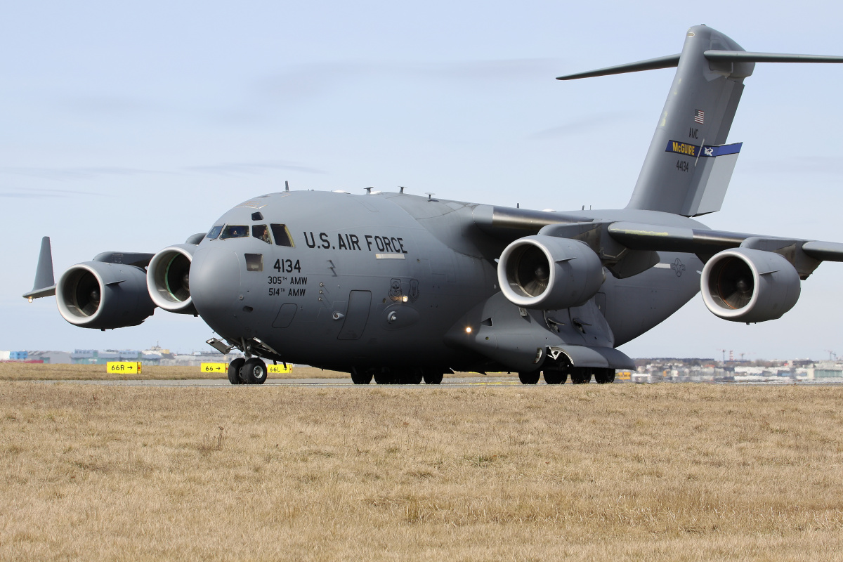 04-4134 (Aircraft » EPWA Spotting » Boeing/McDonnell Douglas C-17/C-17A Globemaster III » U.S. Air Force)