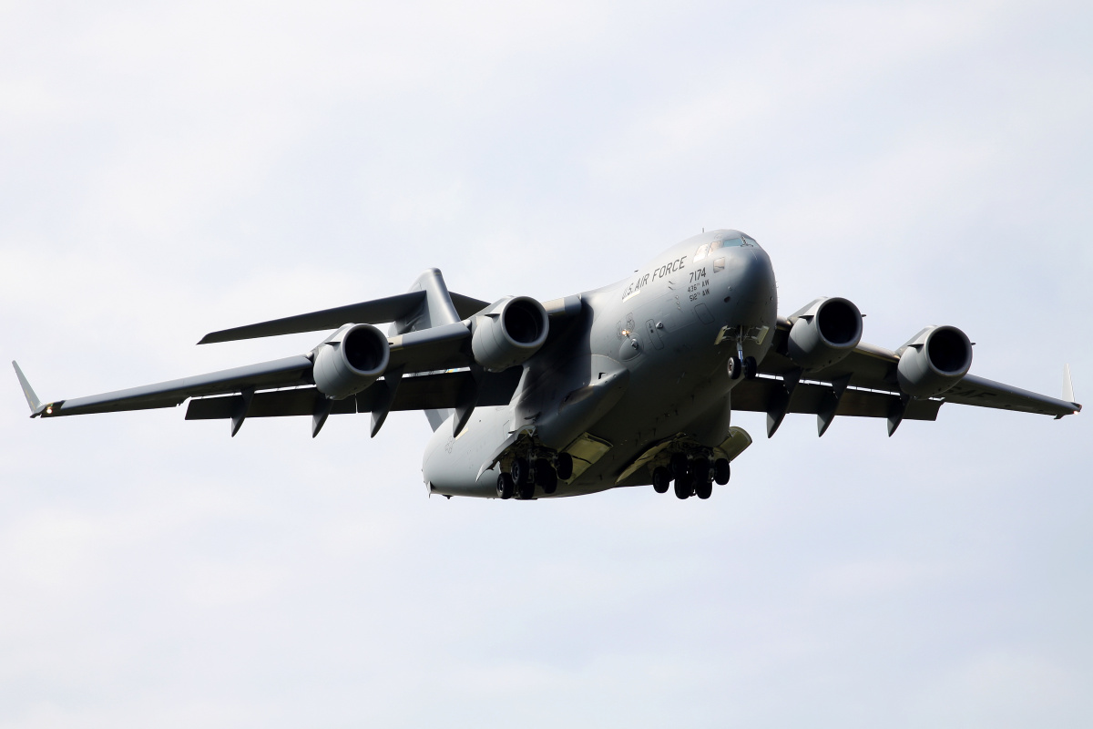 07-7174 (Aircraft » EPWA Spotting » Boeing/McDonnell Douglas C-17/C-17A Globemaster III » U.S. Air Force)