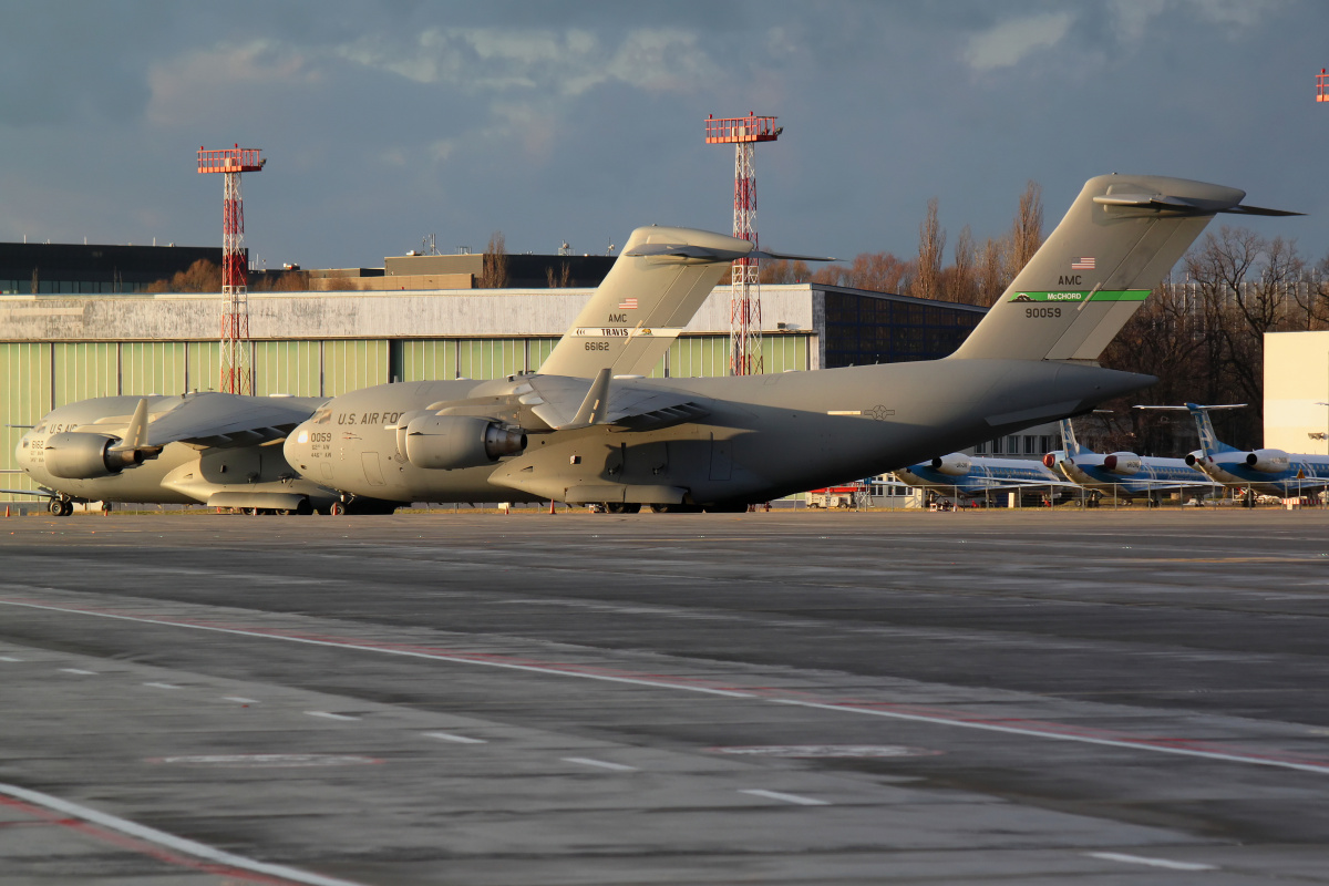 99-0059+06-6162 (Aircraft » EPWA Spotting » Boeing/McDonnell Douglas C-17/C-17A Globemaster III » U.S. Air Force)