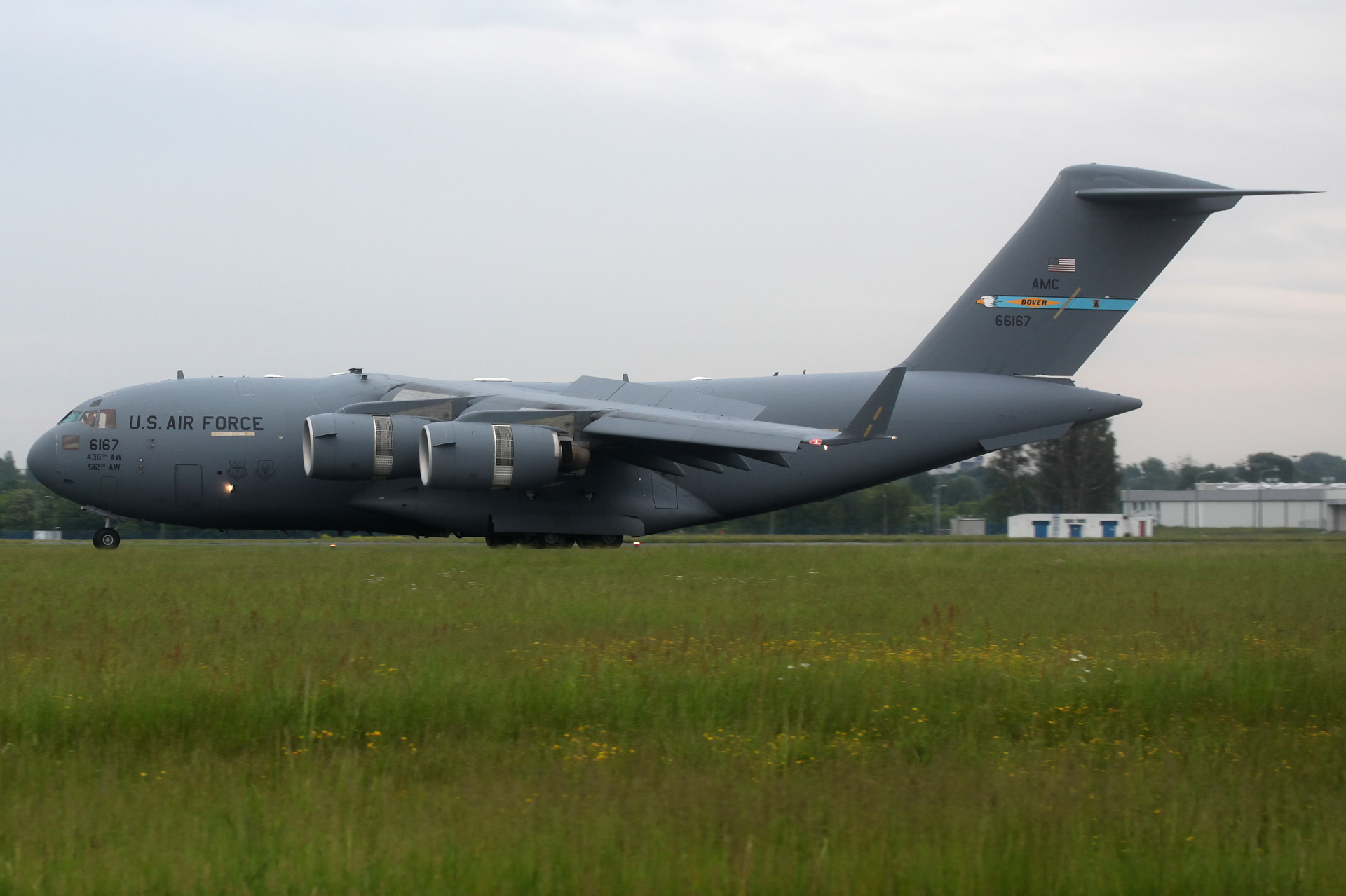 06-6167 (Samoloty » Spotting na EPWA » Boeing/McDonnell Douglas C-17/C-17A Globemaster III » Siły Powietrzne Stanów Zjednoczonych)