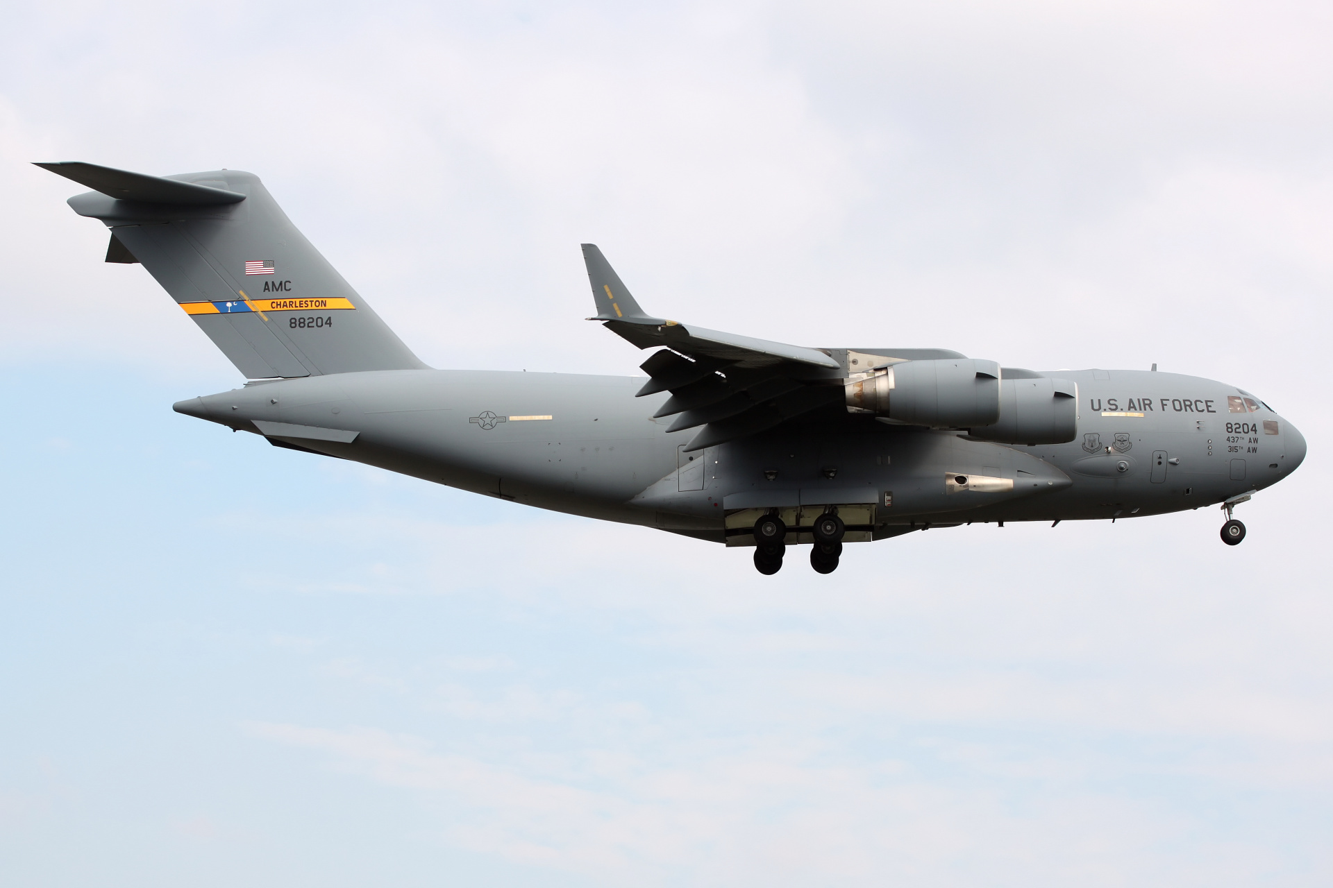 08-8204 (Samoloty » Spotting na EPWA » Boeing/McDonnell Douglas C-17/C-17A Globemaster III » Siły Powietrzne Stanów Zjednoczonych)
