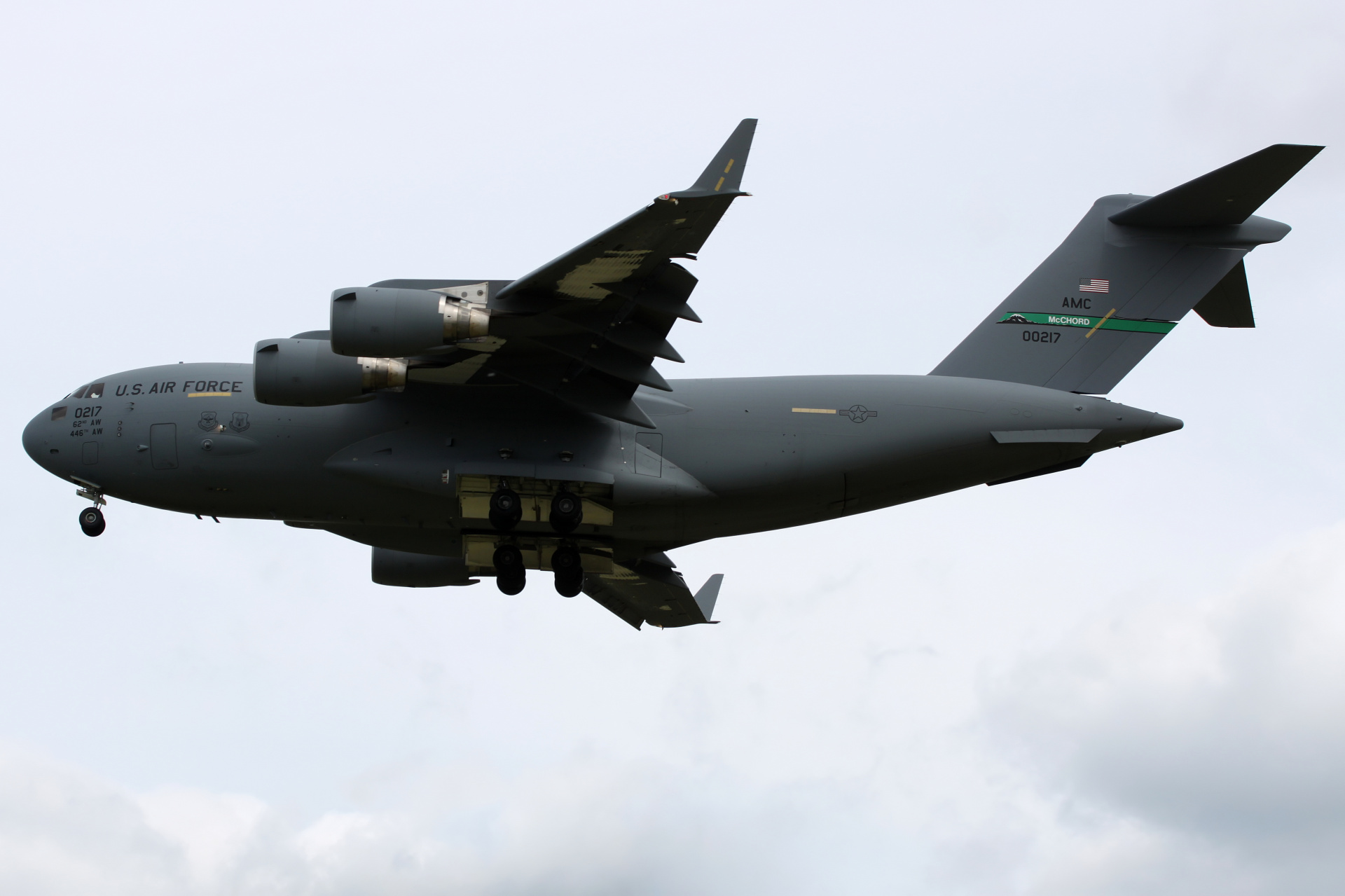 10-0217 (Samoloty » Spotting na EPWA » Boeing/McDonnell Douglas C-17/C-17A Globemaster III » Siły Powietrzne Stanów Zjednoczonych)