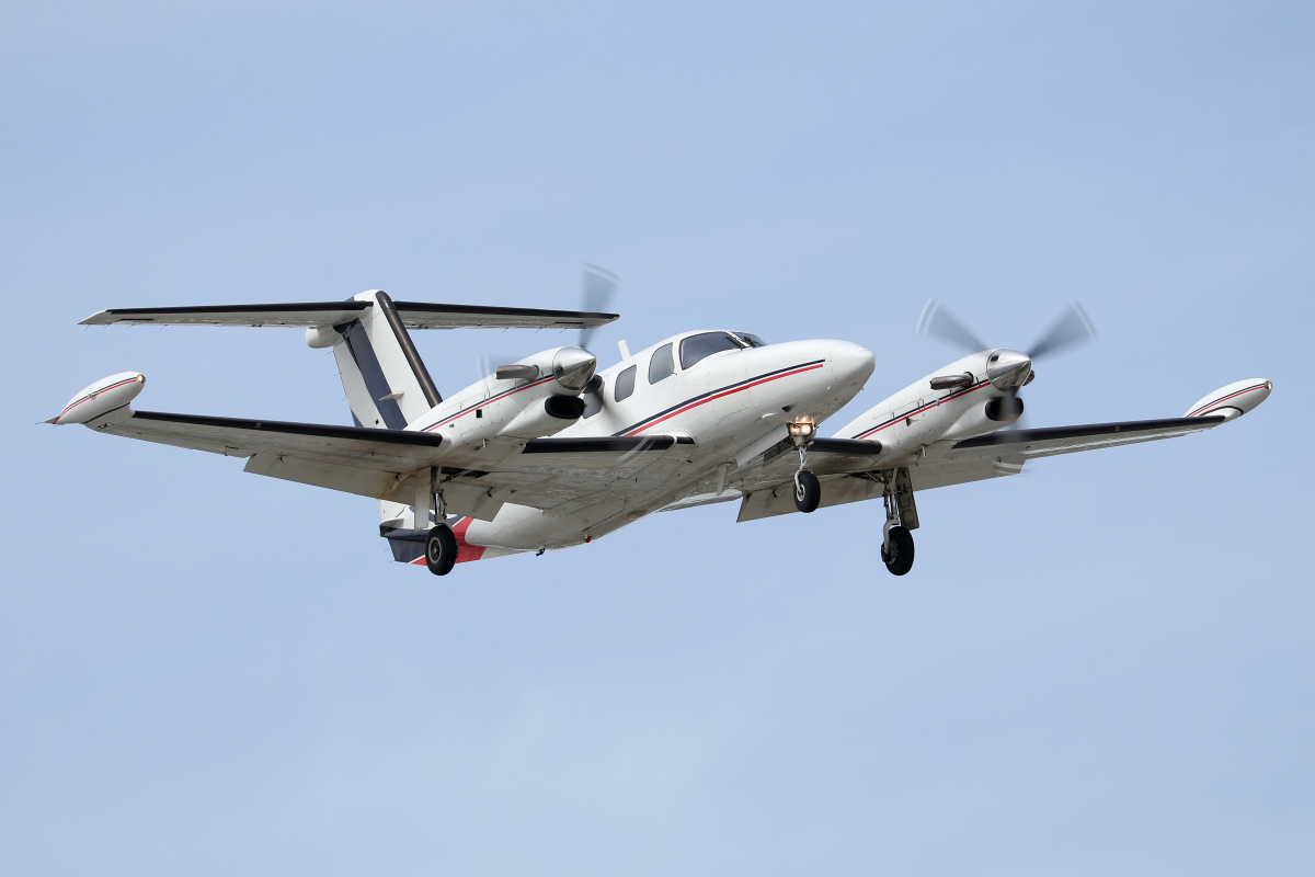 720 Cheyenne IIIA, N690E, prywatny (Samoloty » Spotting na EPWA » Piper PA-42 Cheyenne)