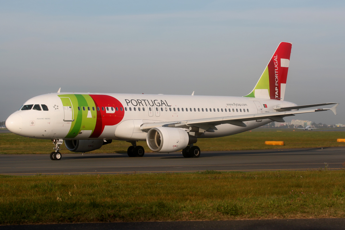 CS-TNI (Samoloty » Spotting na EPWA » Airbus A320-200 » TAP Air Portugal)