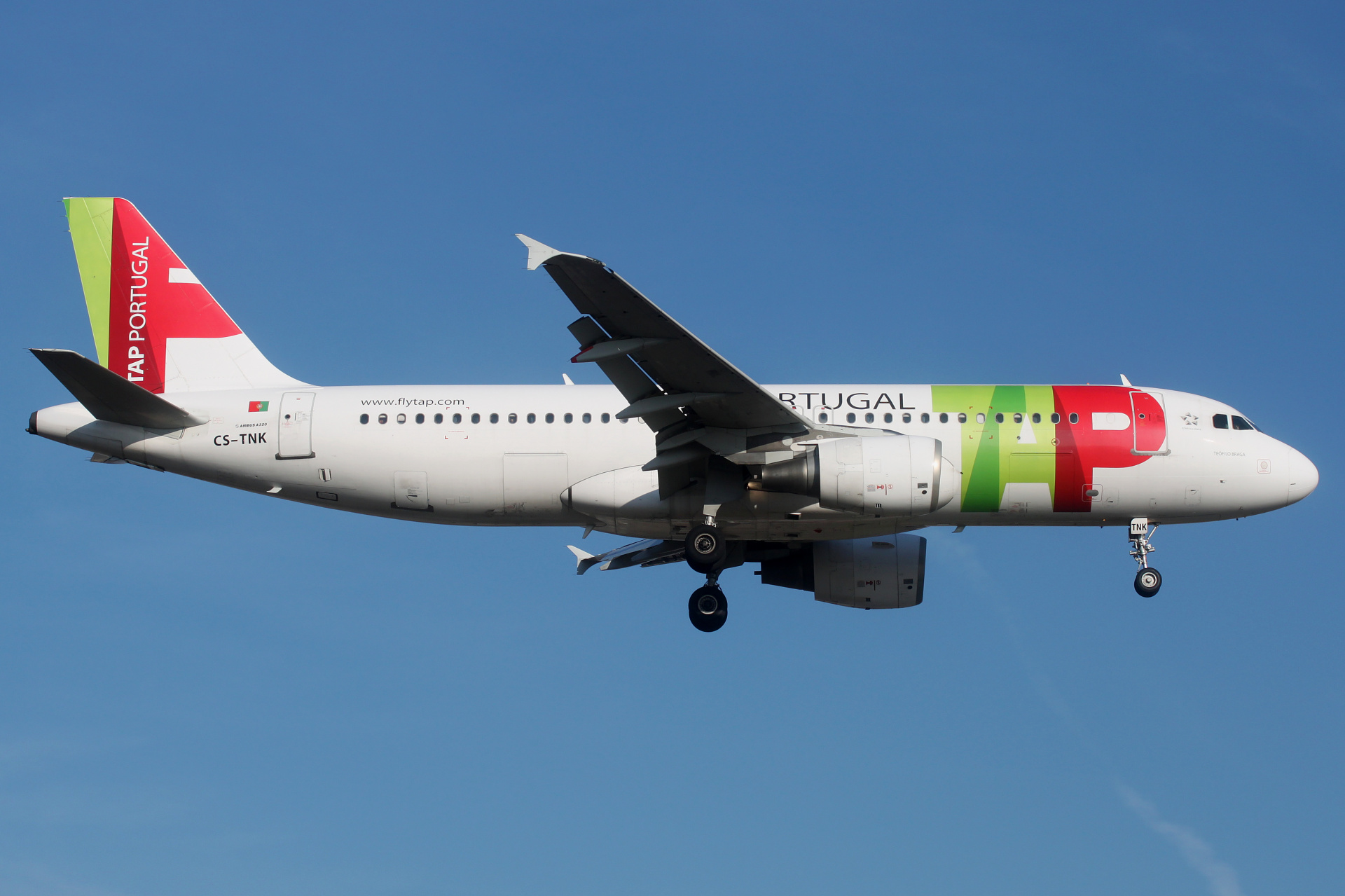 CS-TNK (Samoloty » Spotting na EPWA » Airbus A320-200 » TAP Air Portugal)