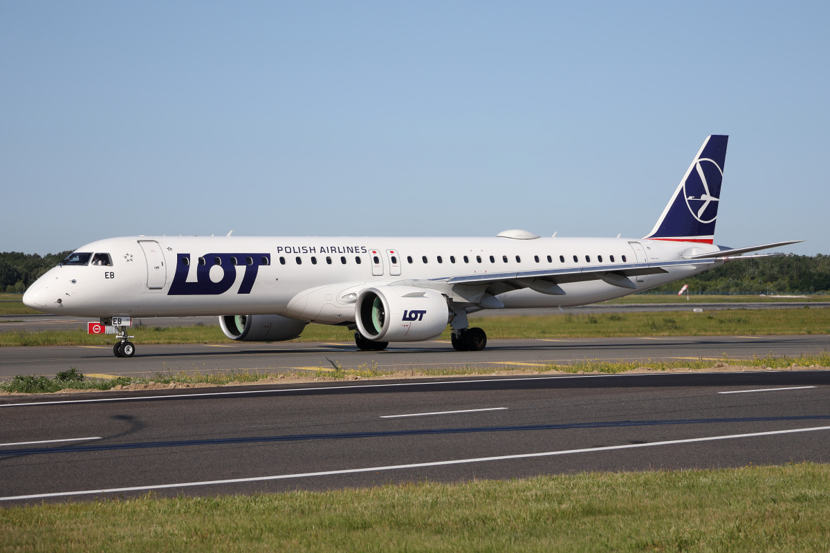 SP-LEB (Aircraft » EPWA Spotting » Embraer E195-E2 (E190-400) » LOT Polish Airlines)