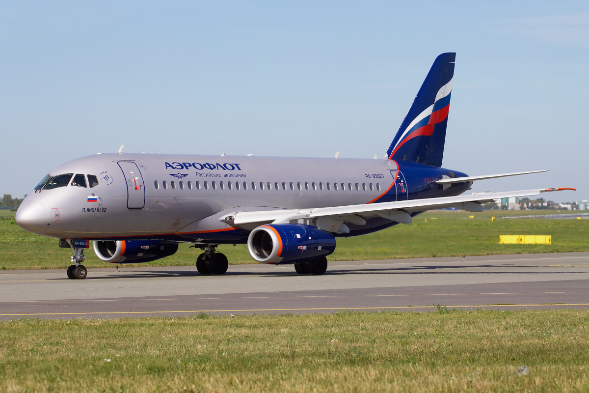 RA-89023 (Samoloty » Spotting na EPWA » Suchoj Superjet 100-95B » Aeroflot Russian Airlines)