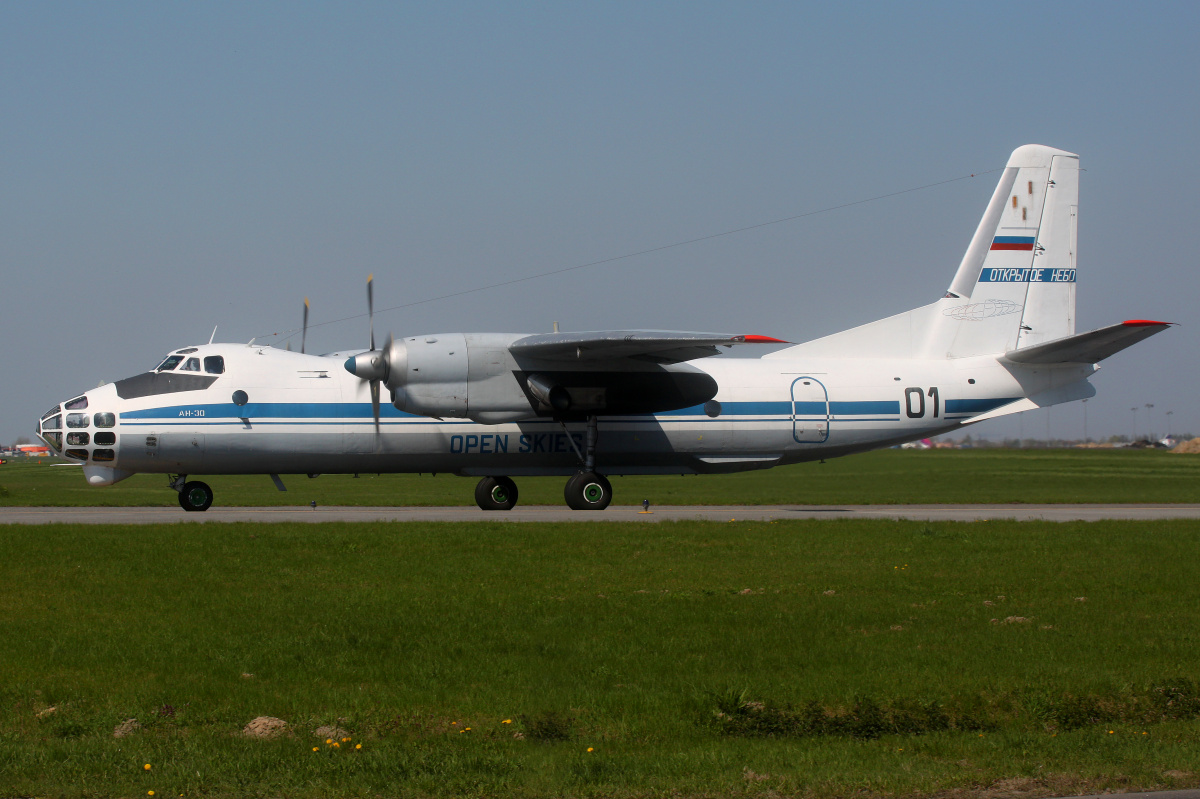 01 (Aircraft » EPWA Spotting » Antonov An-30 » Russian Air Force)