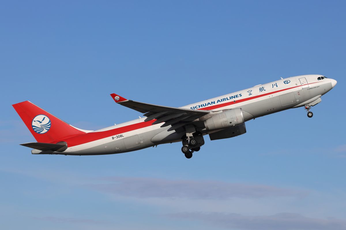 B-308L, Sichuan Airlines Cargo (Aircraft » EPWA Spotting » Airbus A330-200F)