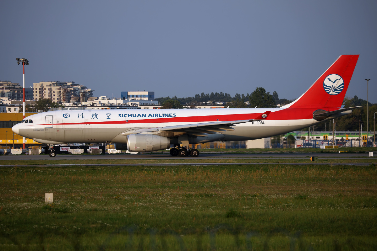 B-308L, Sichuan Airlines Cargo (Samoloty » Spotting na EPWA » Airbus A330-200F)