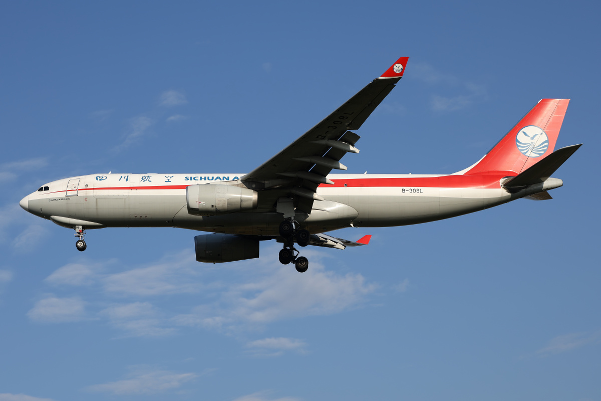 B-308L, Sichuan Airlines Cargo (Aircraft » EPWA Spotting » Airbus A330-200F)