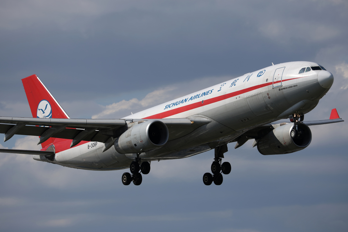 B-308P, Sichuan Airlines (Aircraft » EPWA Spotting » Airbus A330-200F)