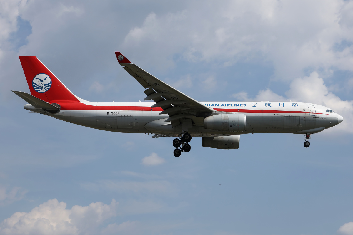 B-308P, Sichuan Airlines Cargo (Samoloty » Spotting na EPWA » Airbus A330-200F)