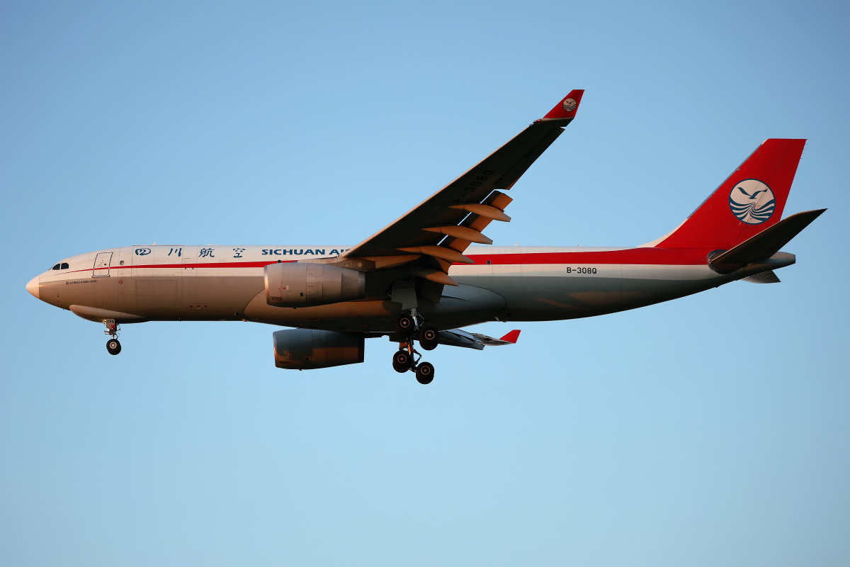 B-308Q, Sichuan Airlines Cargo (Aircraft » EPWA Spotting » Airbus A330-200F)