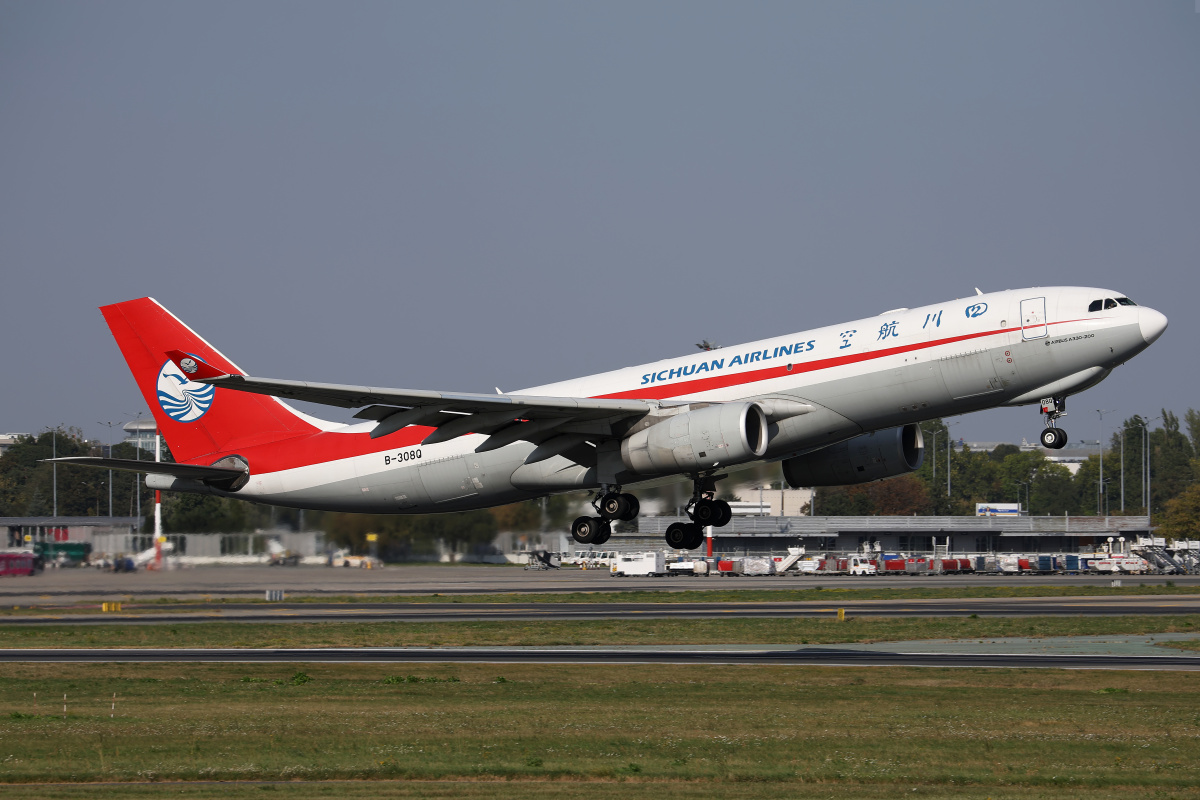 B-308Q, Sichuan Airlines Cargo (Aircraft » EPWA Spotting » Airbus A330-200F)