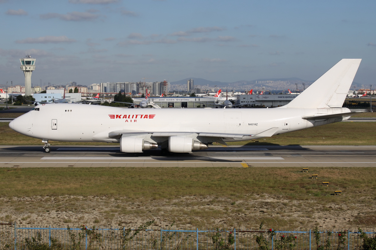 N401KZ, Kalitta Air (Samoloty » Port Lotniczy im. Atatürka w Stambule » Boeing 747-400F)