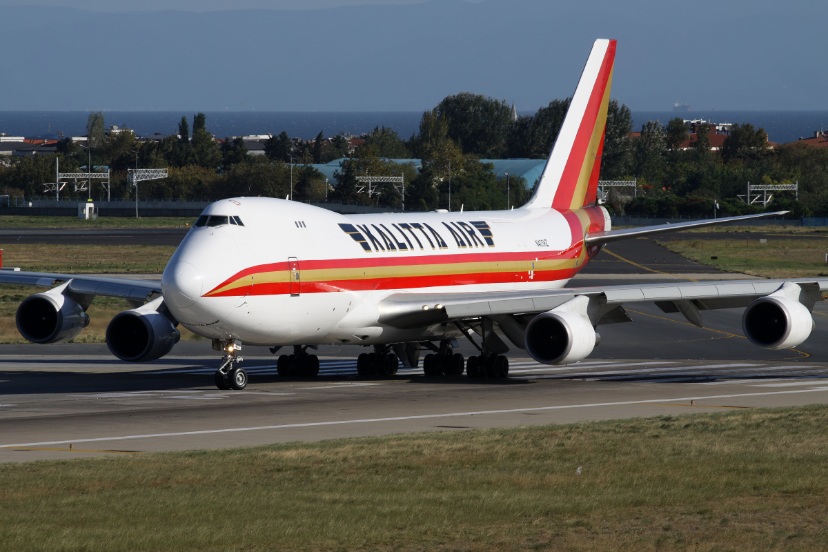 N403KZ, Kalitta Air (Samoloty » Port Lotniczy im. Atatürka w Stambule » Boeing 747-400F)