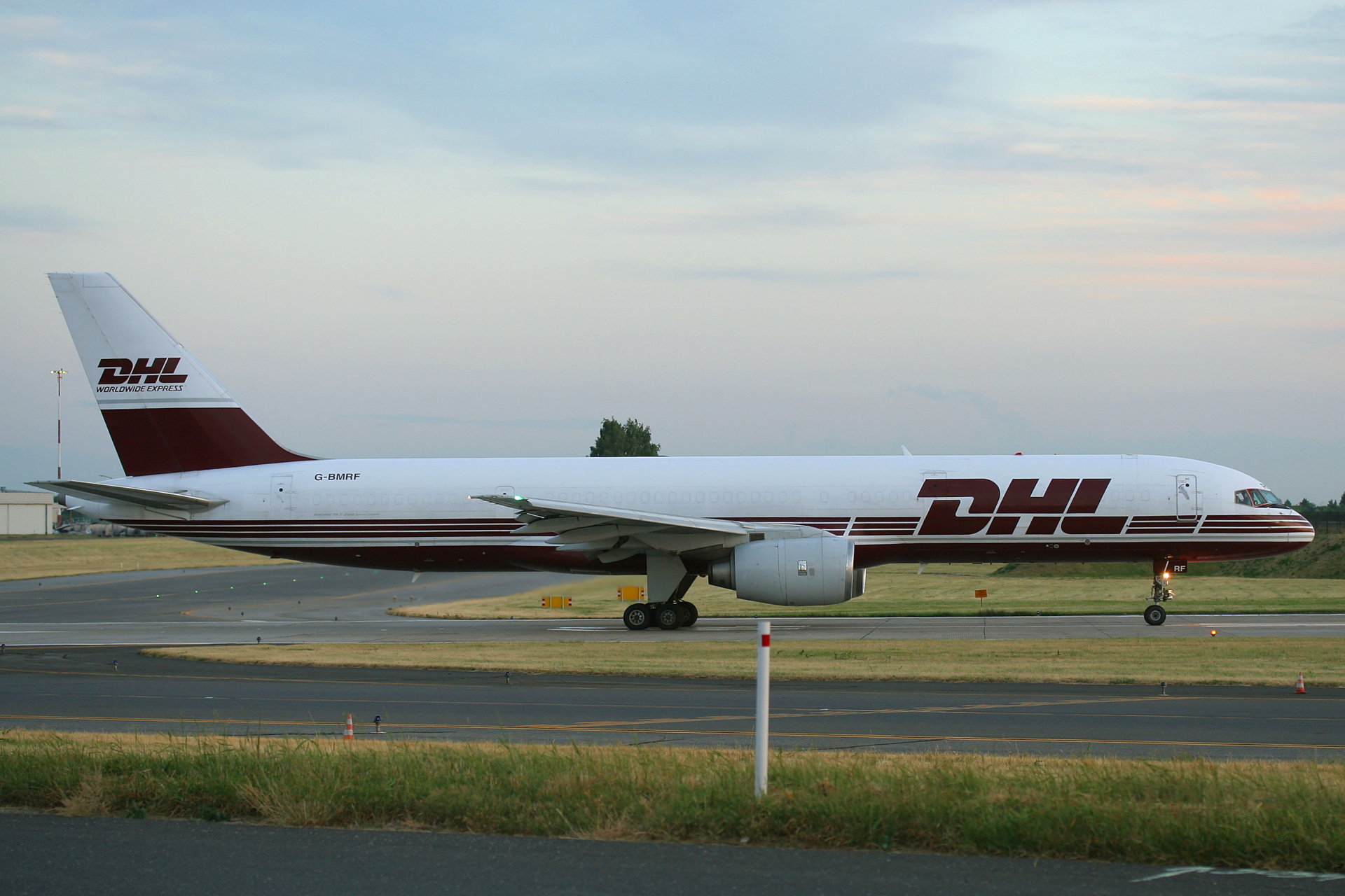 SF, G-BMRF, European Air Transport (Samoloty » Spotting na EPWA » Boeing 757-200F » DHL)