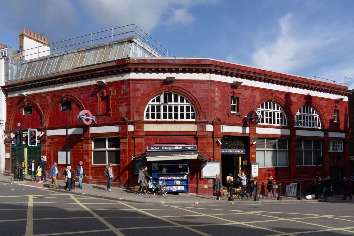 Hampstead Station (Travels » London » London at Day)