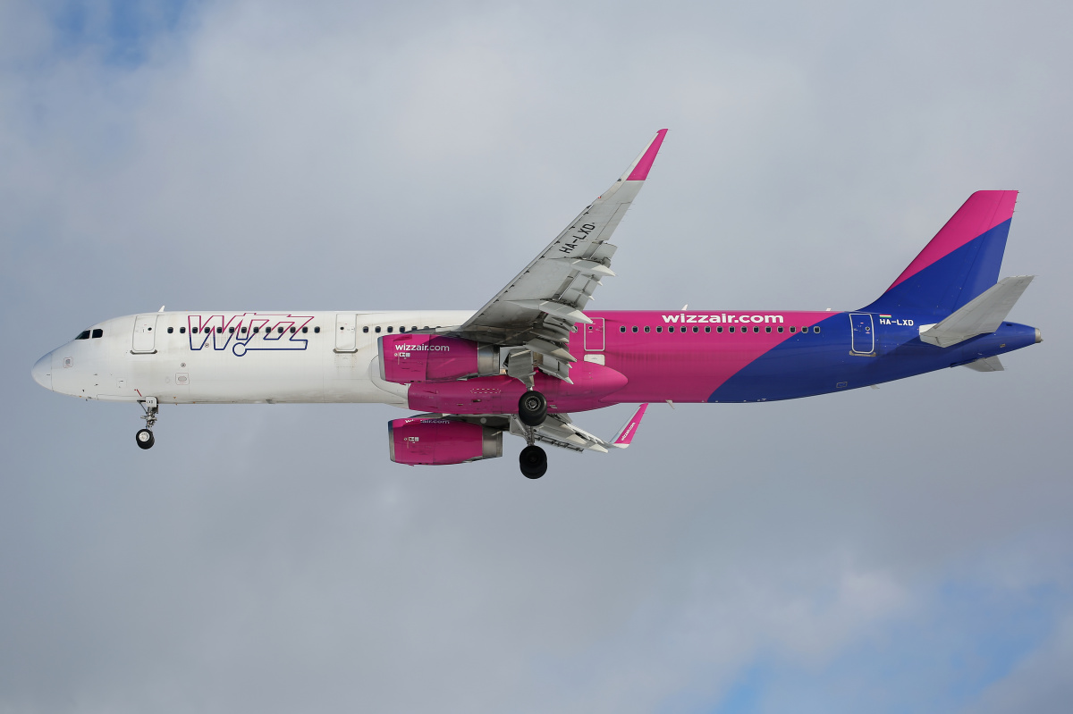 HA-LXD (Samoloty » Spotting na EPWA » Airbus A321-200 » Wizz Air)