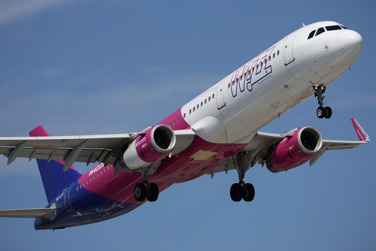 HA-LXS (Samoloty » Spotting na EPWA » Airbus A321-200 » Wizz Air)