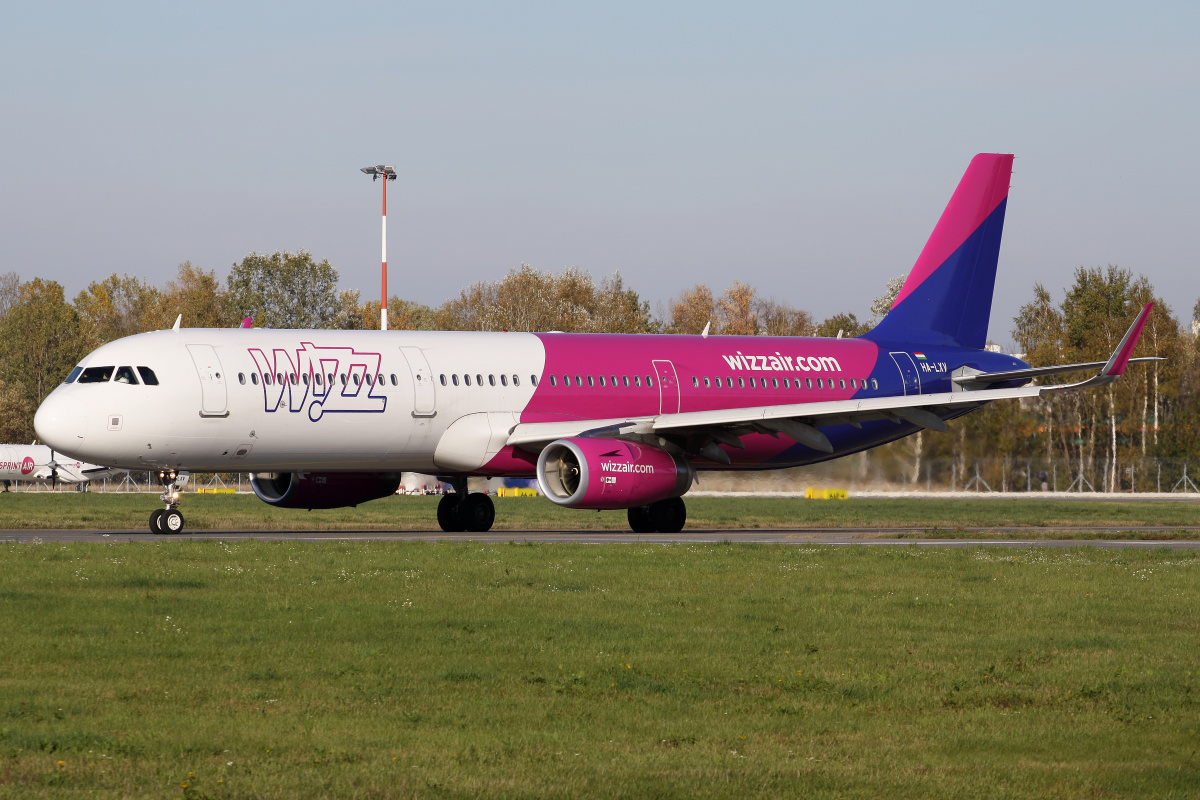HA-LXV (Samoloty » Spotting na EPWA » Airbus A321-200 » Wizz Air)