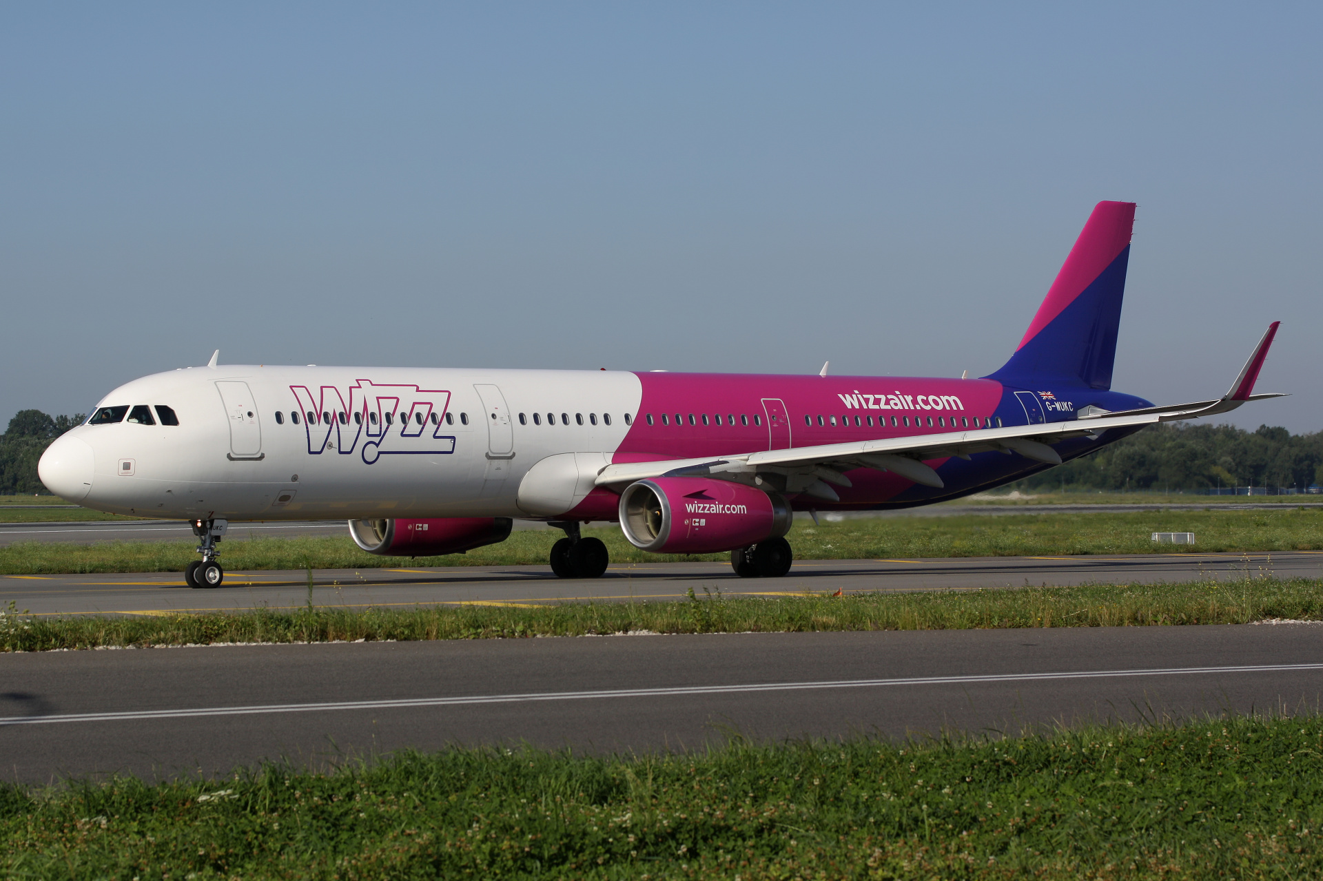 G-WUKC, Wizz Air UK (Samoloty » Spotting na EPWA » Airbus A321-200 » Wizz Air)