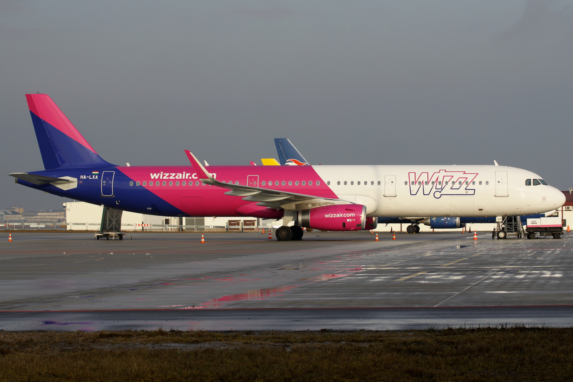 HA-LXA (Samoloty » Spotting na EPWA » Airbus A321-200 » Wizz Air)
