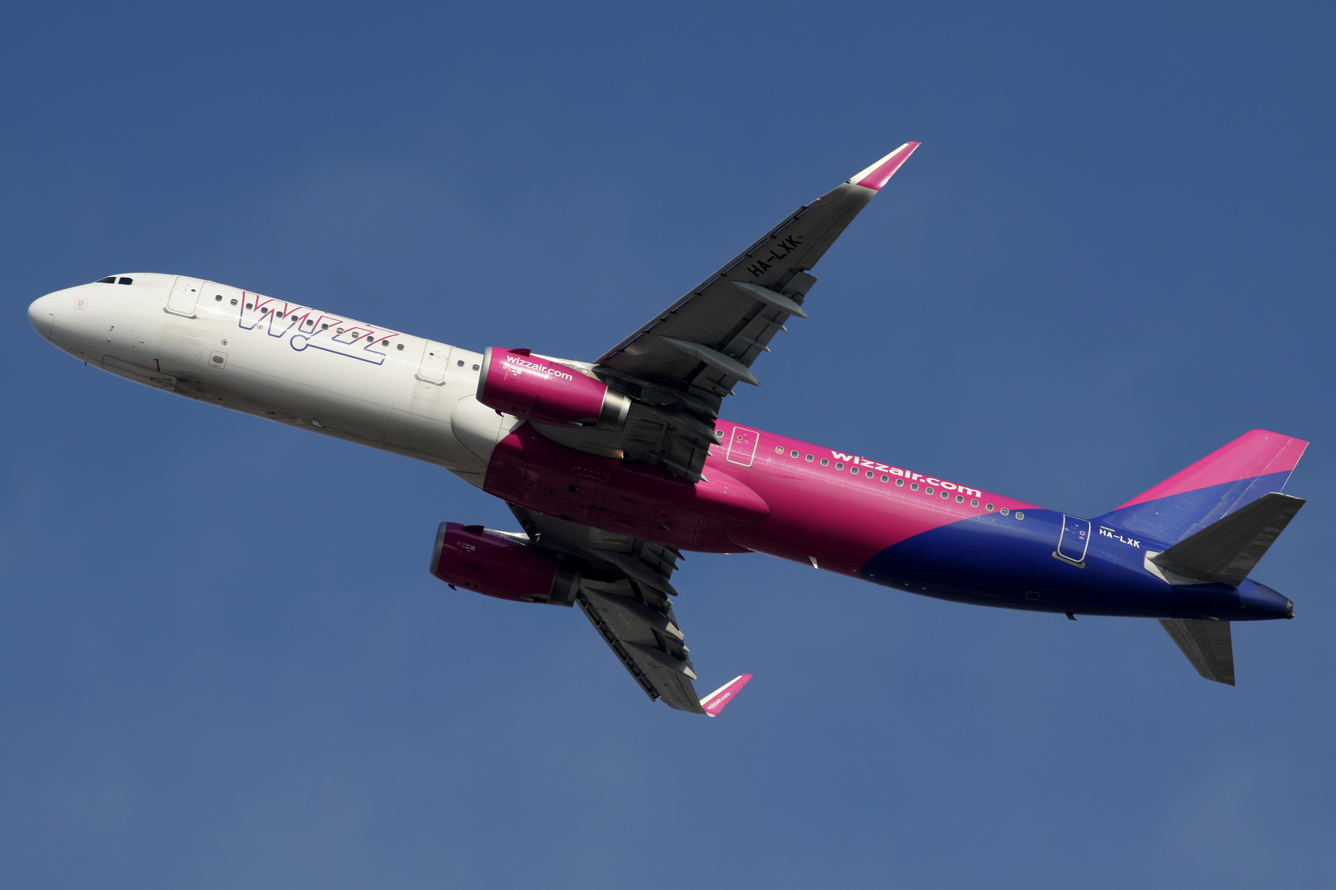 HA-LXK (Samoloty » Spotting na EPWA » Airbus A321-200 » Wizz Air)