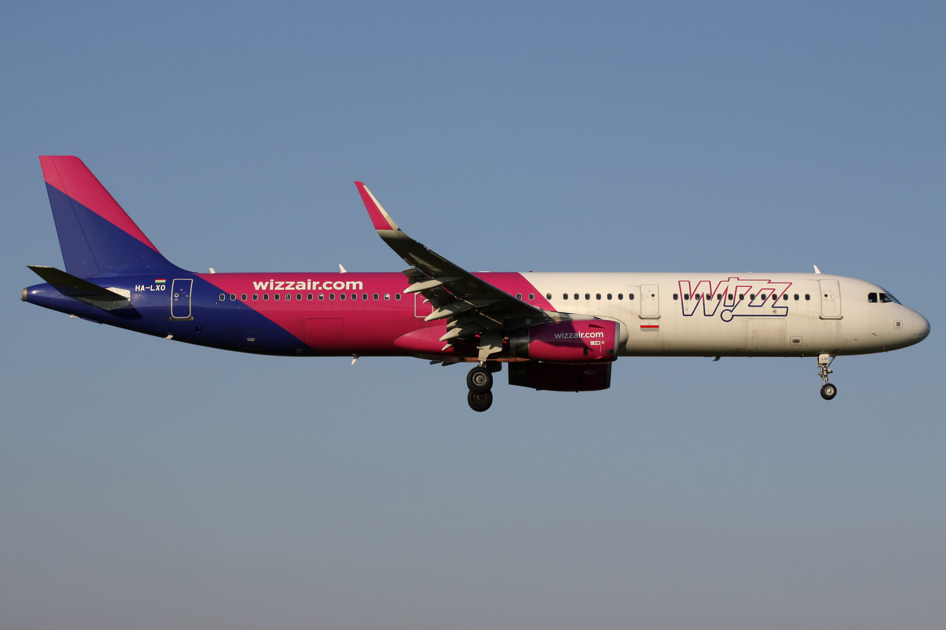 HA-LXO (Samoloty » Spotting na EPWA » Airbus A321-200 » Wizz Air)