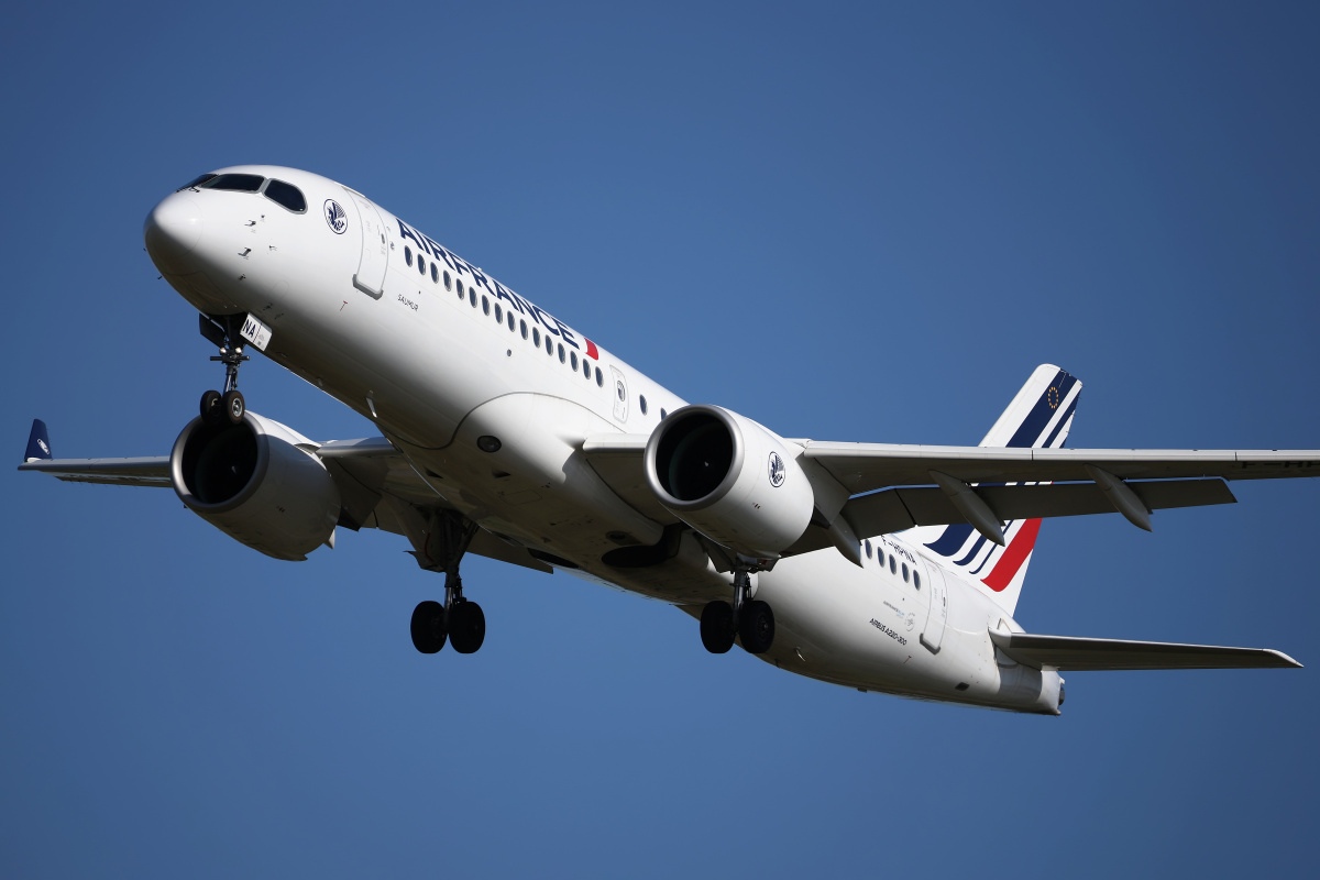 F-HPNA (Samoloty » Spotting na EPWA » Airbus A220-300 » Air France)