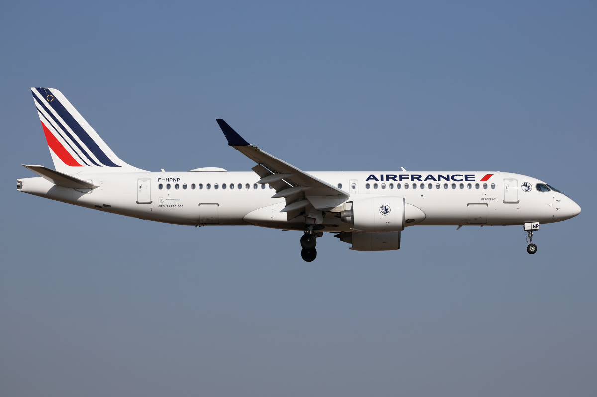 F-HPNP (Samoloty » Spotting na EPWA » Airbus A220-300 » Air France)