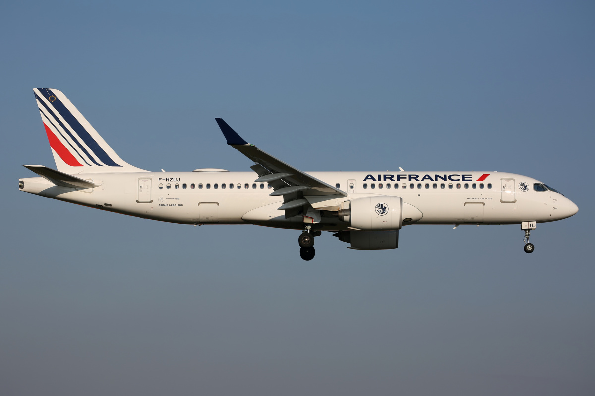 F-HZUJ (Samoloty » Spotting na EPWA » Airbus A220-300 » Air France)