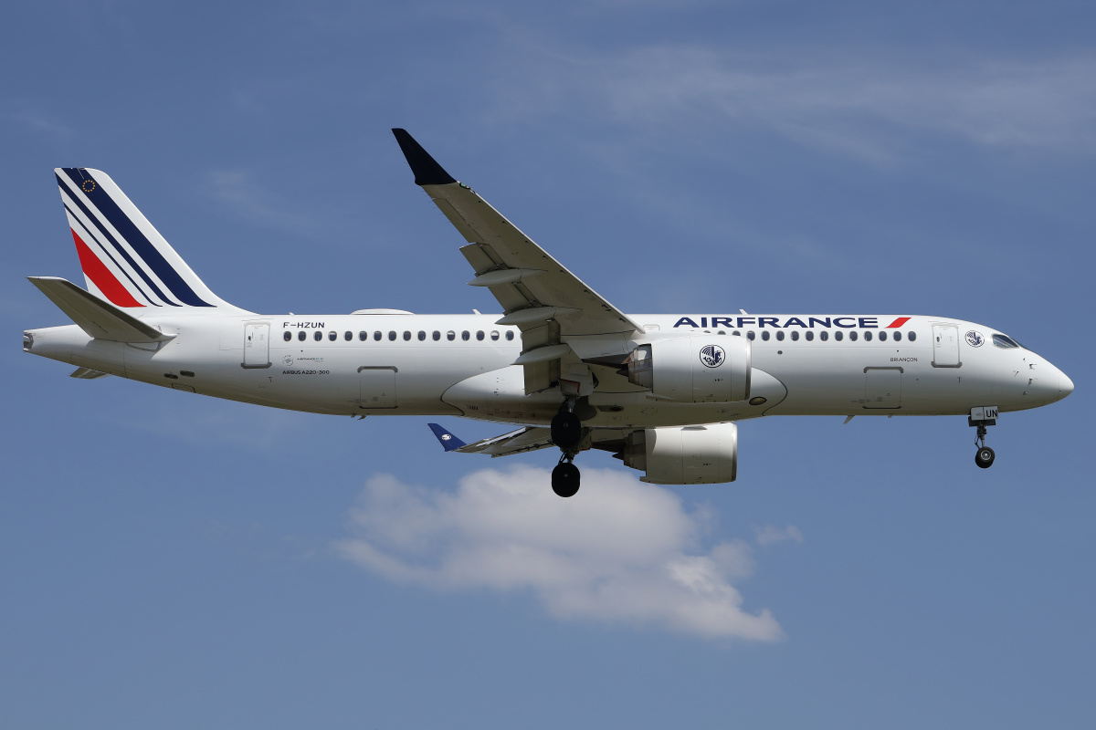 F-HZUN (Samoloty » Spotting na EPWA » Airbus A220-300 » Air France)