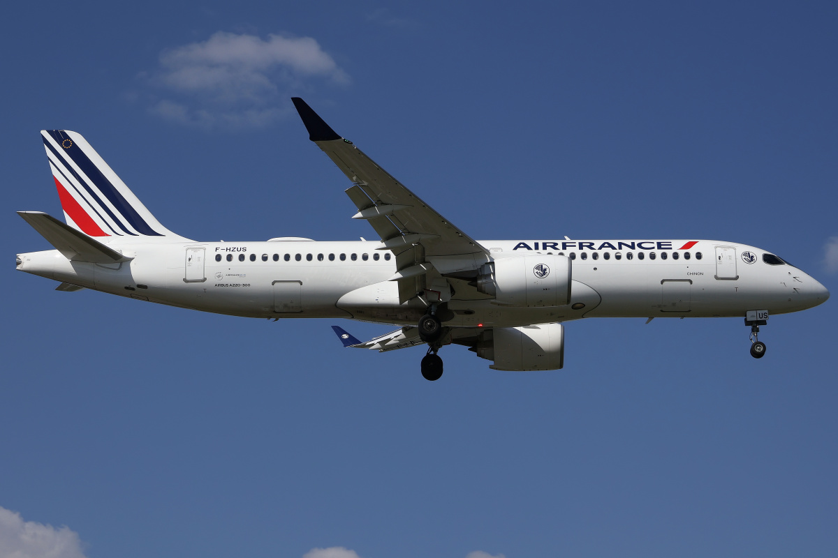 F-HZUS (Samoloty » Spotting na EPWA » Airbus A220-300 » Air France)