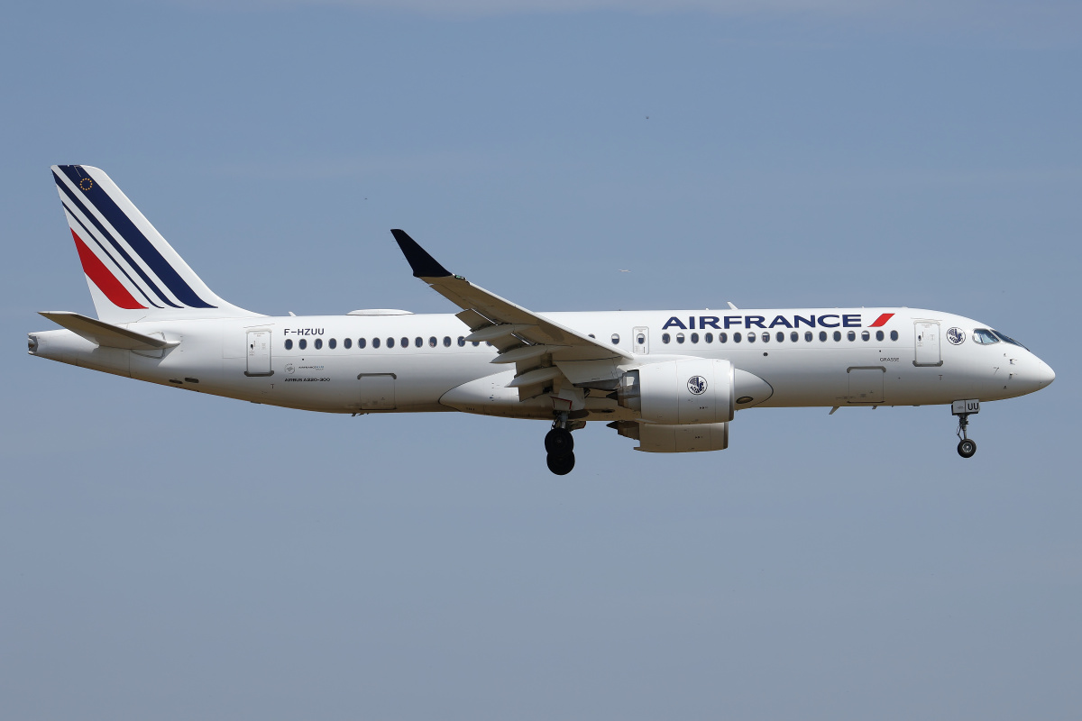 F-HZUU (Samoloty » Spotting na EPWA » Airbus A220-300 » Air France)