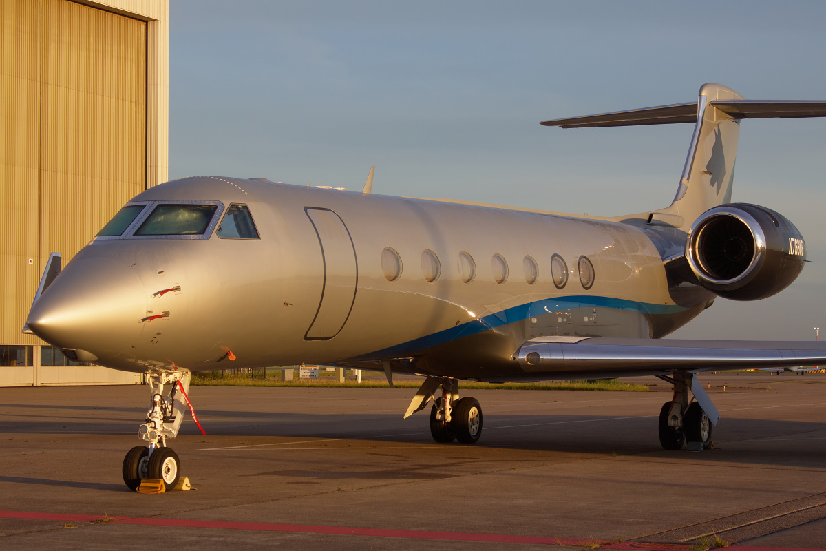 N769WE, Belagrasco Aviation II (Samoloty » Spotting na Schiphol » Gulfstream G550)