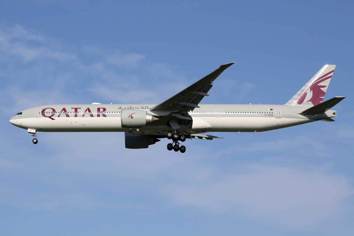 A7-BAZ (Aircraft » EPWA Spotting » Boeing 777-300ER » Qatar Airways)