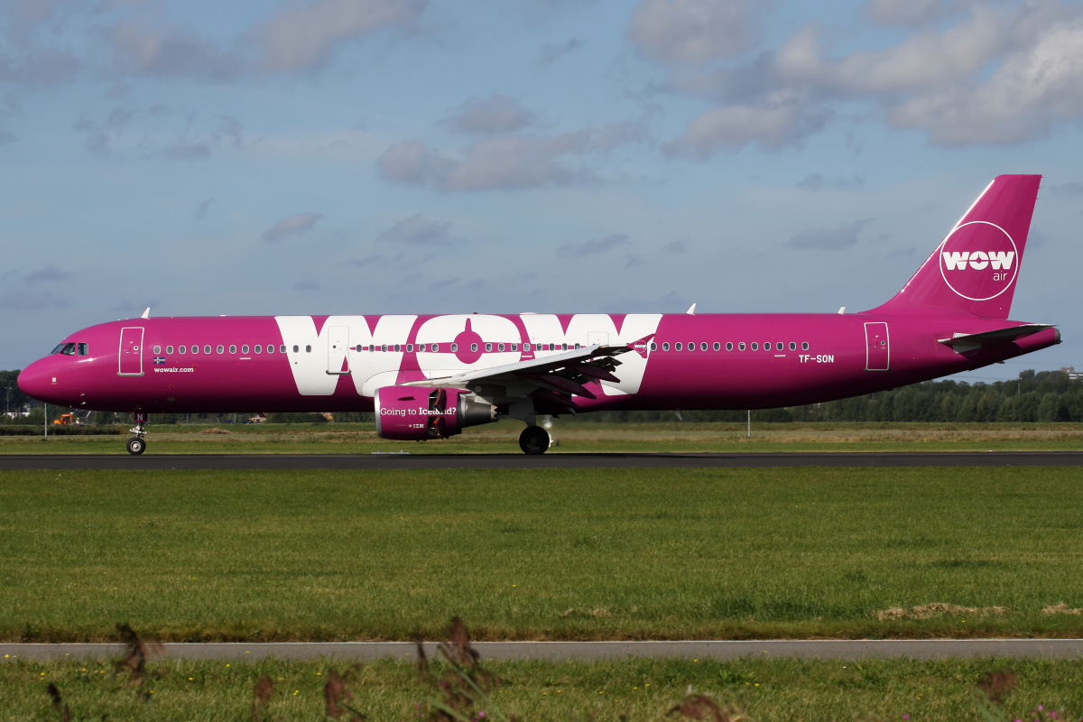 TF-SON, WOW air (Samoloty » Spotting na Schiphol » Airbus A321-200)