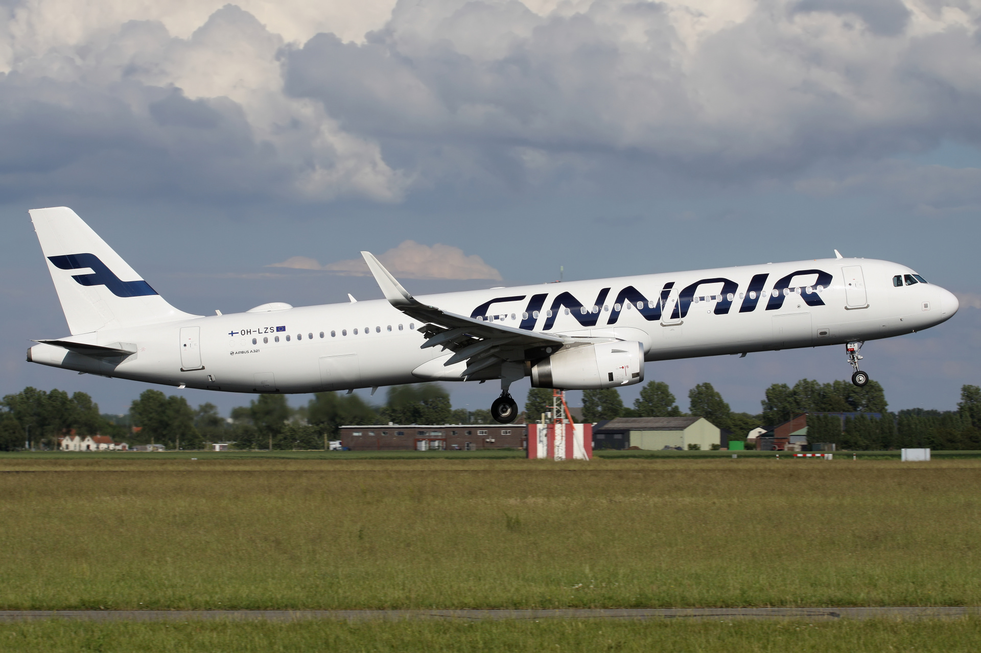 OH-LZS, Finnair (Samoloty » Spotting na Schiphol » Airbus A321-200)