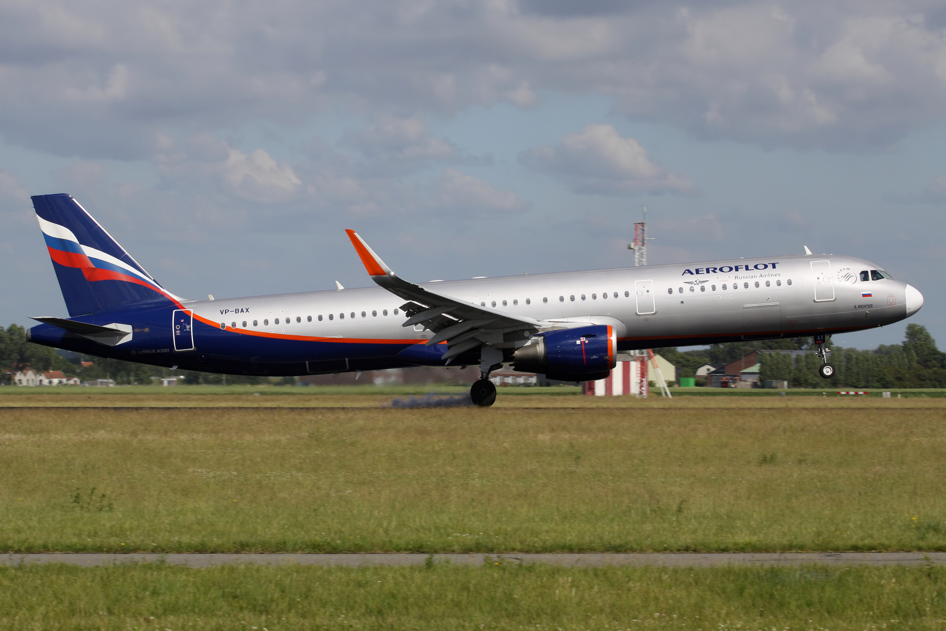 VP-BAX, Aeroflot Russian Airlines (Samoloty » Spotting na Schiphol » Airbus A321-200)
