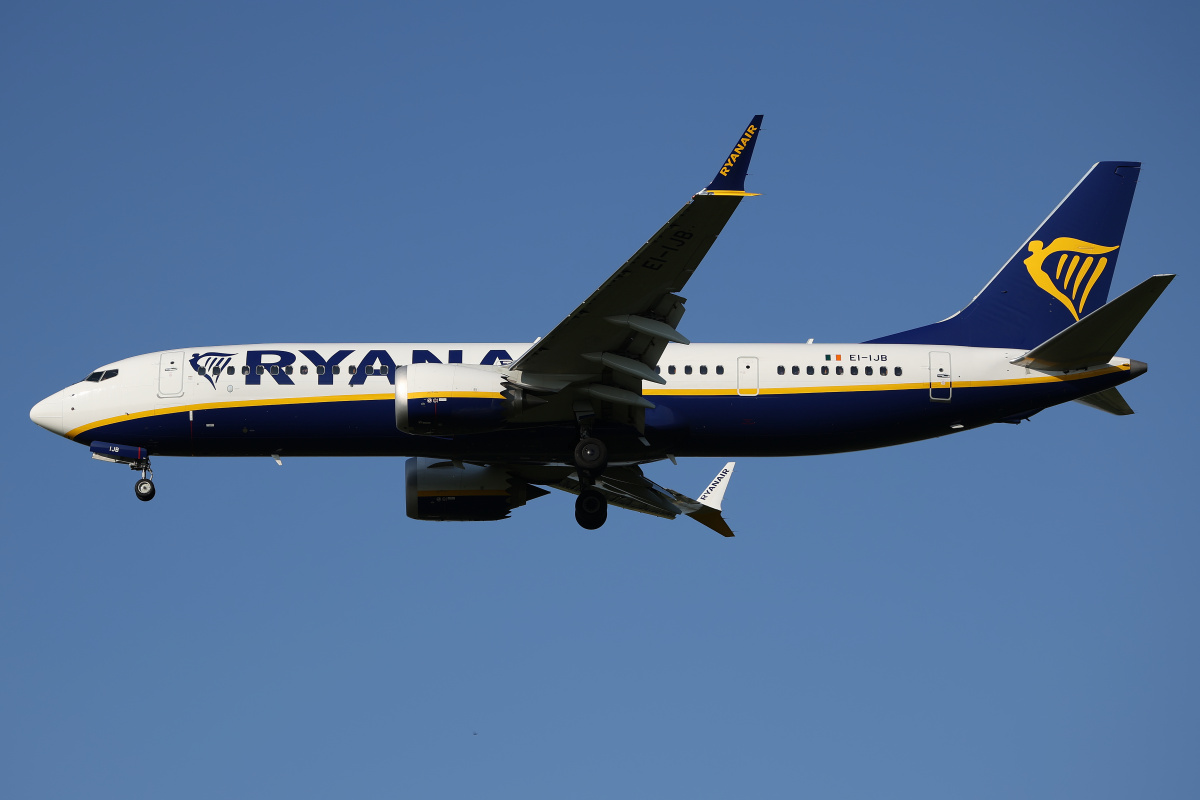 MAX 8-200, EI-IJB, Ryanair (Samoloty » Spotting na EPWA » Boeing 737-8 MAX)