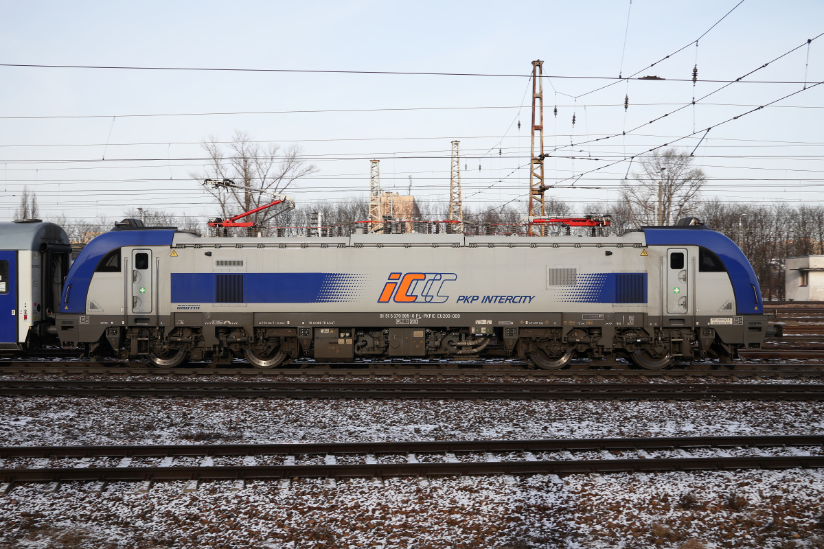 E4MSUa EU200-009 (Vehicles » Trains and Locomotives » Newag Griffin » Multisystem)