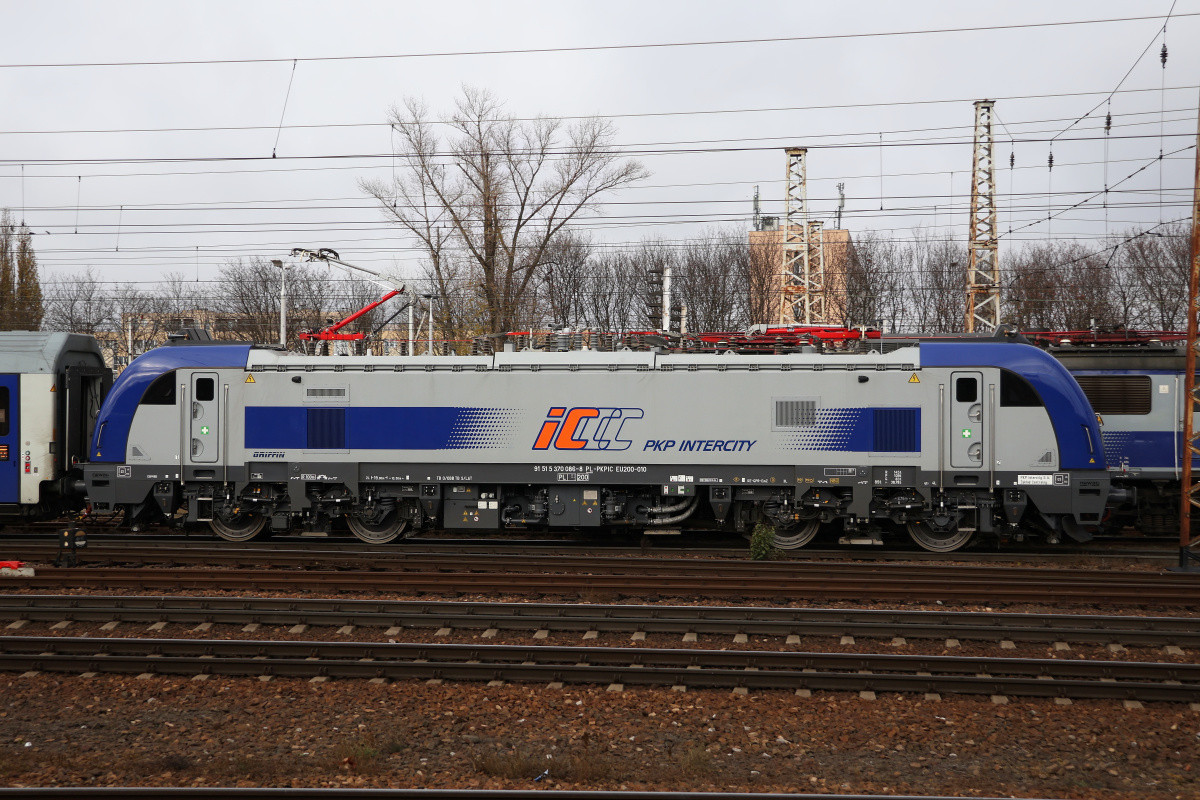 E4MSUa EU200-010 (Vehicles » Trains and Locomotives » Newag Griffin » Multisystem)