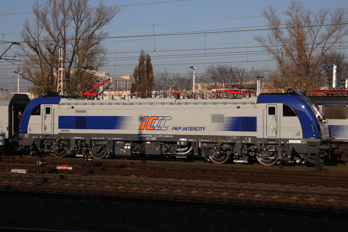 E4MSUa EU200-012 (Vehicles » Trains and Locomotives » Newag Griffin » Multisystem)