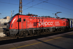 EU200-007 (okleina "Pepco. Początek świąt jest tu")