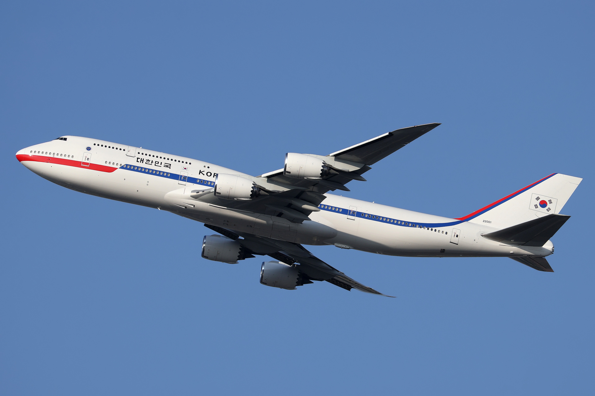 22001, South Korean Air Force (Aircraft » EPWA Spotting » Boeing 747-8I)